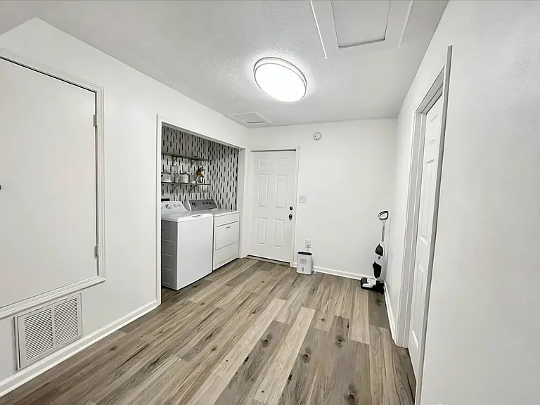205 Southview Dr — Photo 7