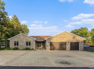 1335 Butcher Rd, Fenton, MI 48430