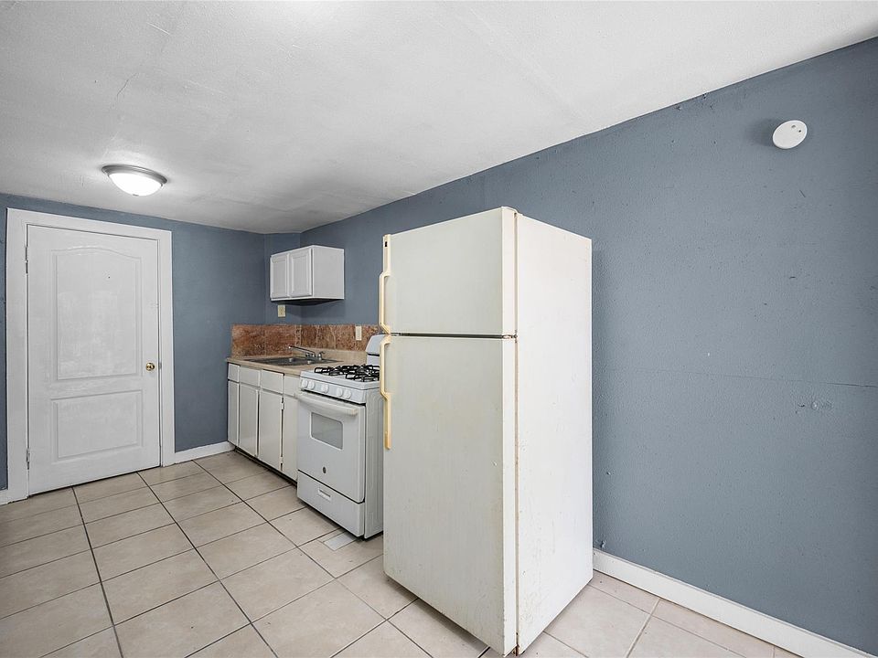 1st image of 2631 Oakcliff St #1
