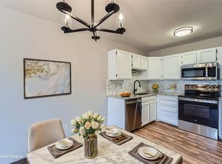 3184 S Heather Gardens Way APT 302, Aurora, CO 80014