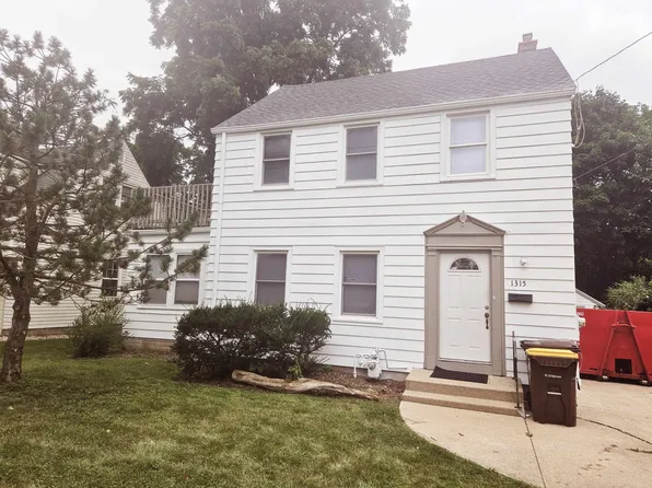 1315 28th St, Rockford, IL 61108