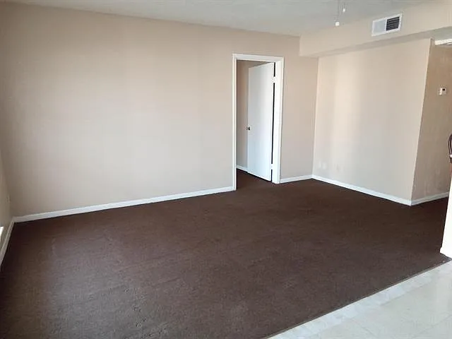 102 1/2 Edwards St — Photo 7