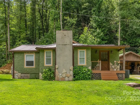 216 Aiken Rd, Rosman, NC 28772