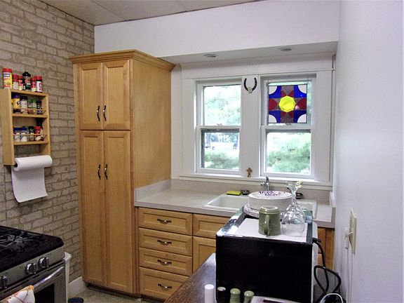 5th image of 1018 Otis Ave