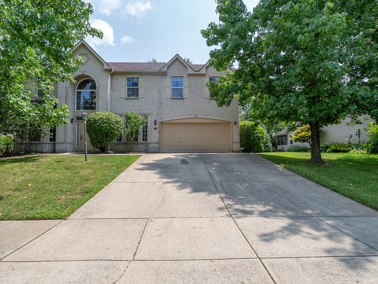 4 bed, 2.5 bath, 2615 sqft, $2,850 — Photo 1