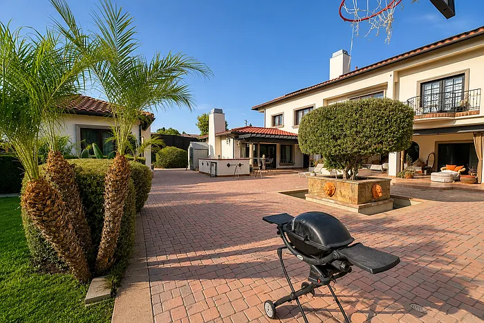 1 bed, 1.0 bath, $2,200 — Photo 4
