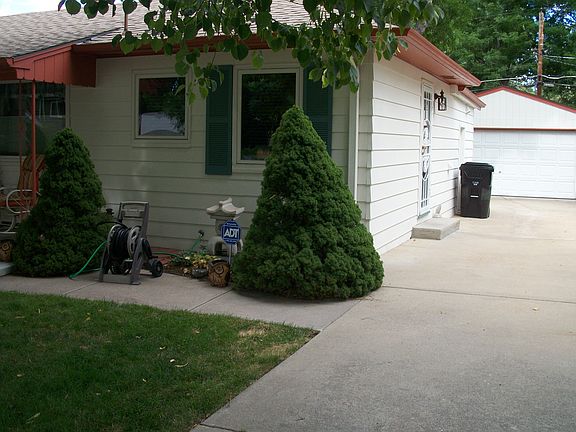 Driveway to Garage