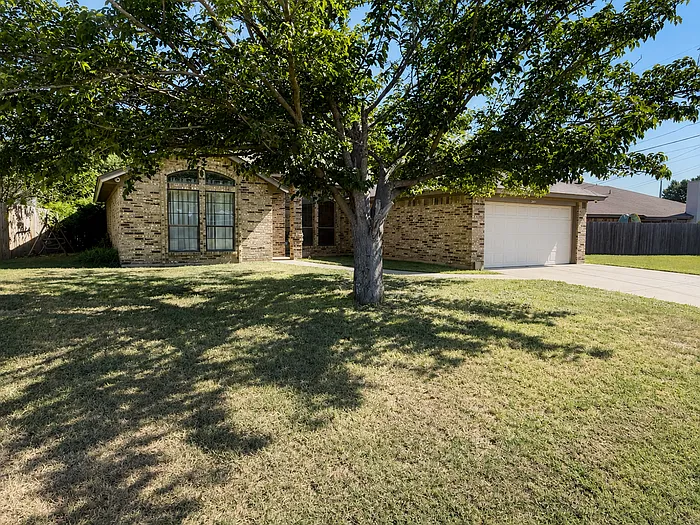 349 Schumacher Dr — Photo 2