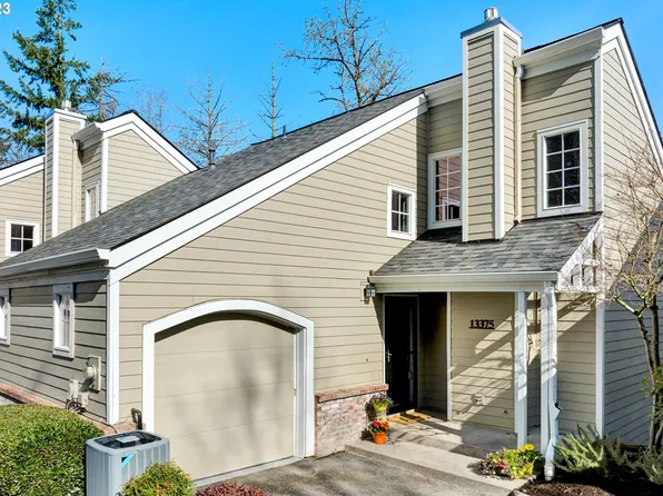 13375 SW Summerwood Dr, Tigard, OR 97223