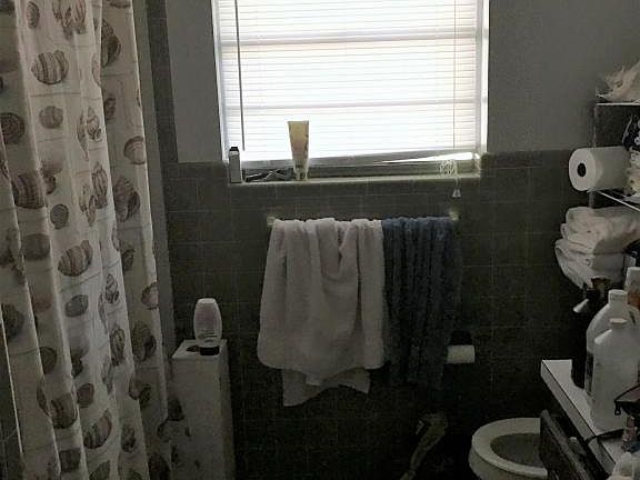 5th image of 107 Hughes Dr