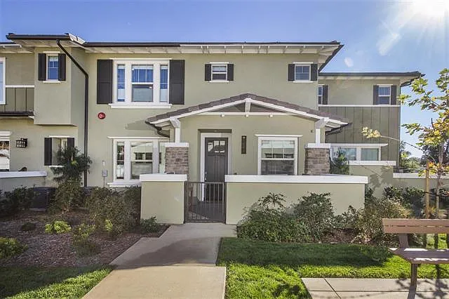 1671 Shorebreak Way — Photo 1