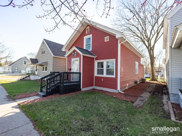 353 Monroe Ave, Muskegon, MI 49441