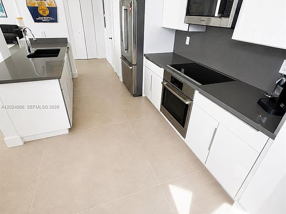 4th image of 4201 Collins Ave APT 1503