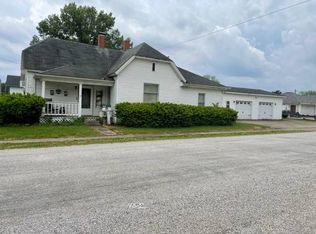 208 E Wisconsin St, Oblong, IL 62449