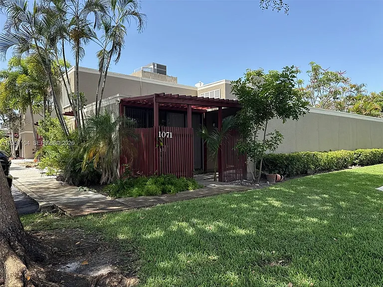 1071 Windward Dr #0 — Photo 3