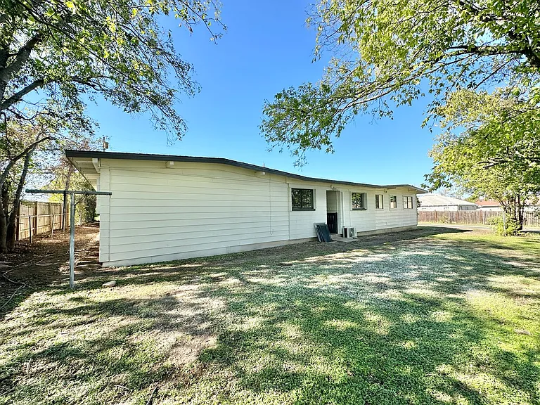 Newly Remodeled! Viewable November 8th! — Photo 21