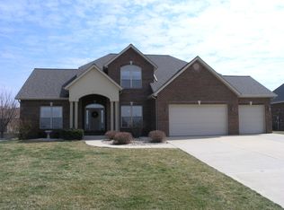 1512 Clover Rdg, Columbia, IL 62236