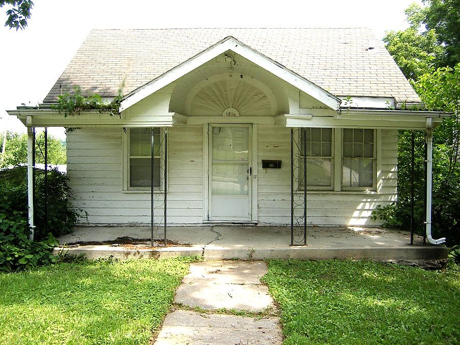 1st image of 1816 E 47th Ter
