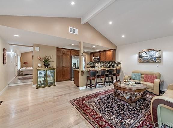 4th image of 2710 N Carlmont Pl