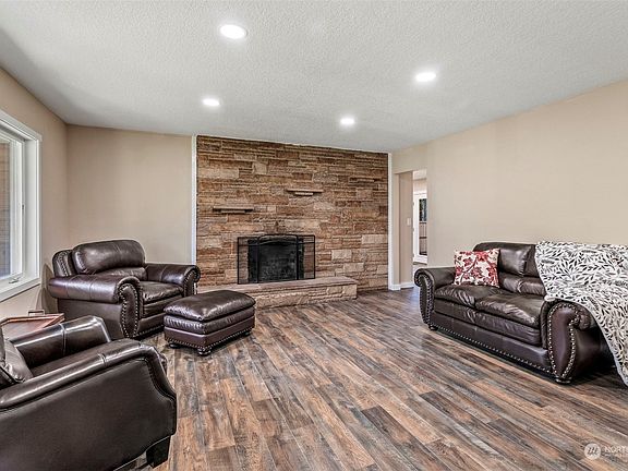4th image of 800 SE 95th Avenue