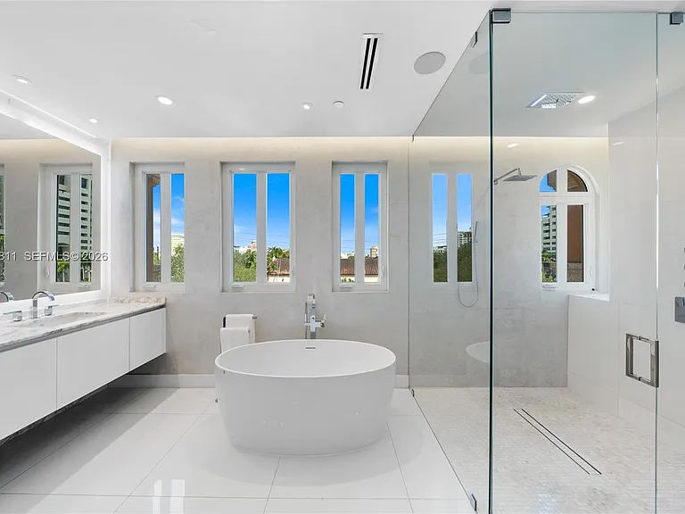 600 Coral Way #2 — Photo 32