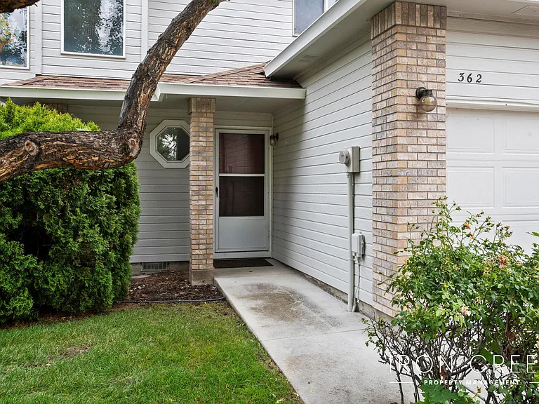 362 E Elwood Ln — Photo 2