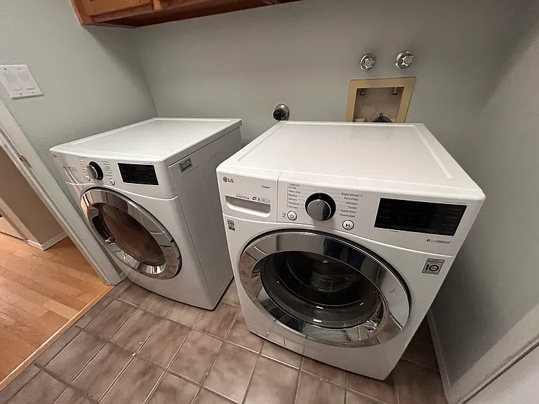 7921 Woodleaf Dr NE — Photo 10