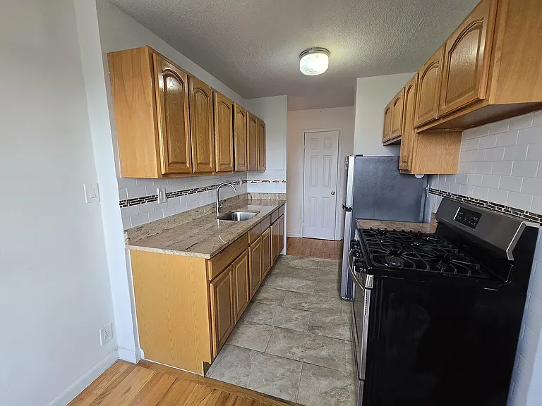 2015 Bruckner Blvd #6A — Photo 6
