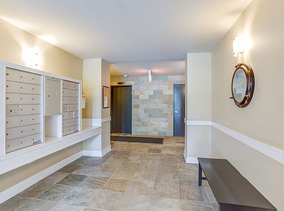 3rd image of 207 E 31st St APT 5a