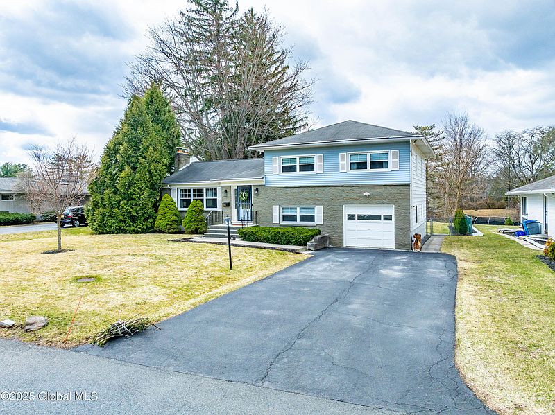 3rd image of 808 Cortland Street