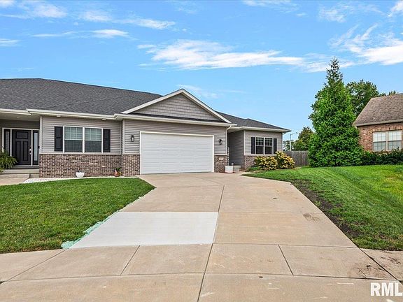 3rd image of 432 Fitzgerald Dr