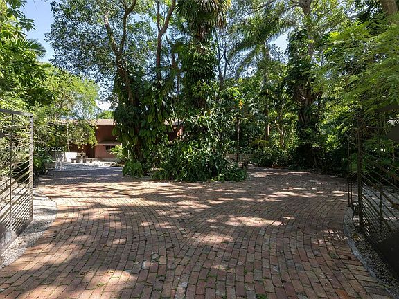 4th image of 5005 Hammock Park Dr