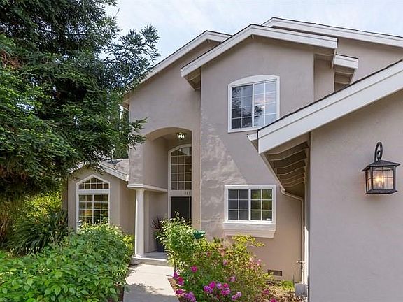 3rd image of 685 Loma Verde Ave