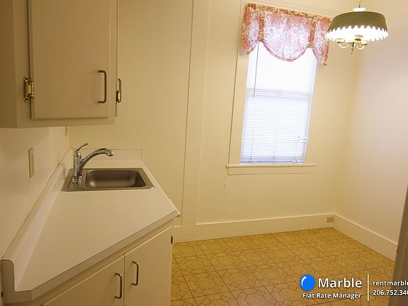 4th image of 704 Allerton St