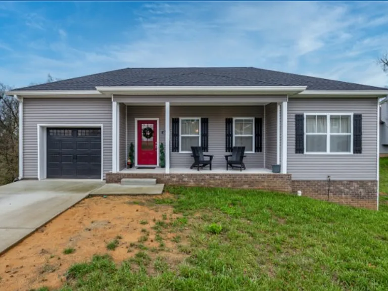 1239 Oxford Village Cir — Photo 1