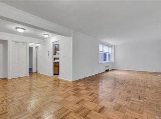 65 Durham Rd APT 1F, Bronxville, NY 10708