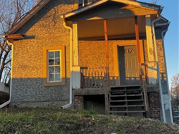 2nd image of 3102 Ford Ave