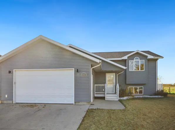 1313 Plum Ln, Aberdeen, SD 57401
