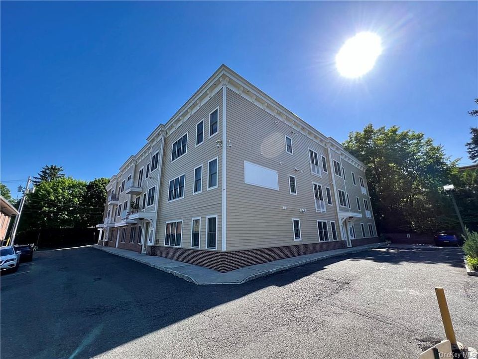 1st image of 222 Main St #27