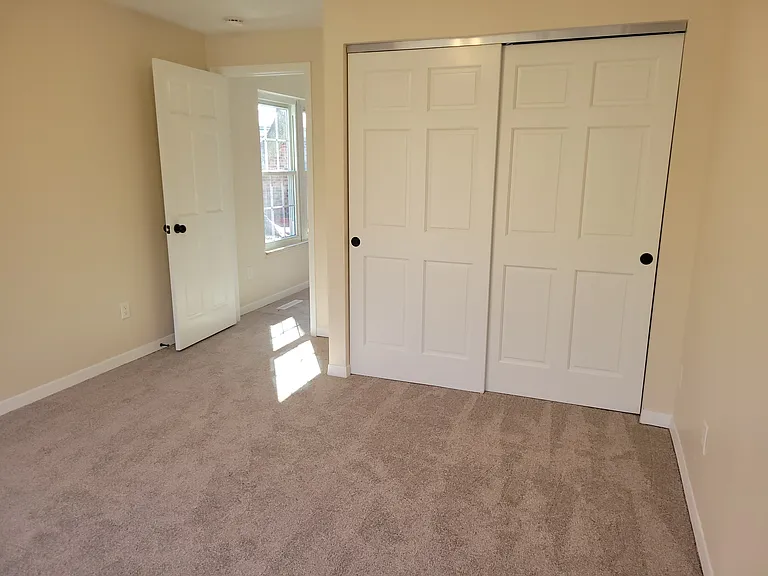 311 Heritage Ct — Photo 14