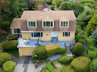 58 Beacon St, Marblehead, MA 01945