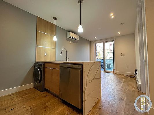 5th image of 37 Irving Pl Floor 2