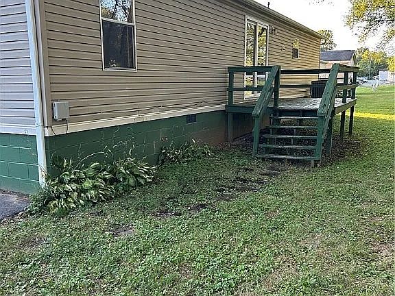 2nd image of 410 Harbour Ln