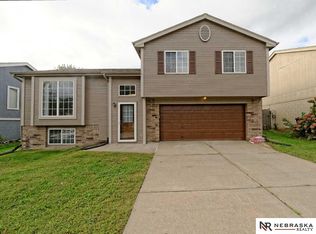 11857 Mary St, Omaha, NE 68164