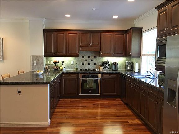 2nd image of 1800 Oak St Unit 110