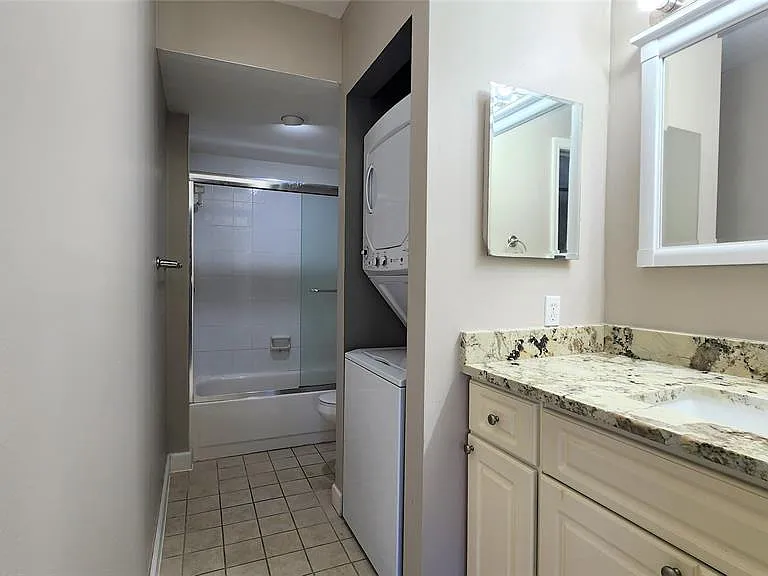 555 SE 8th St #151 — Photo 7