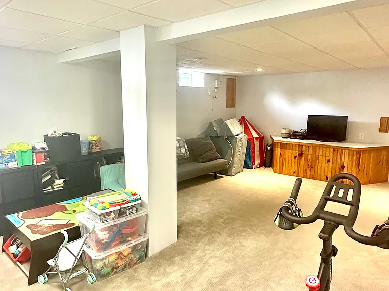 28 Evergreen Ave #28 — Photo 9