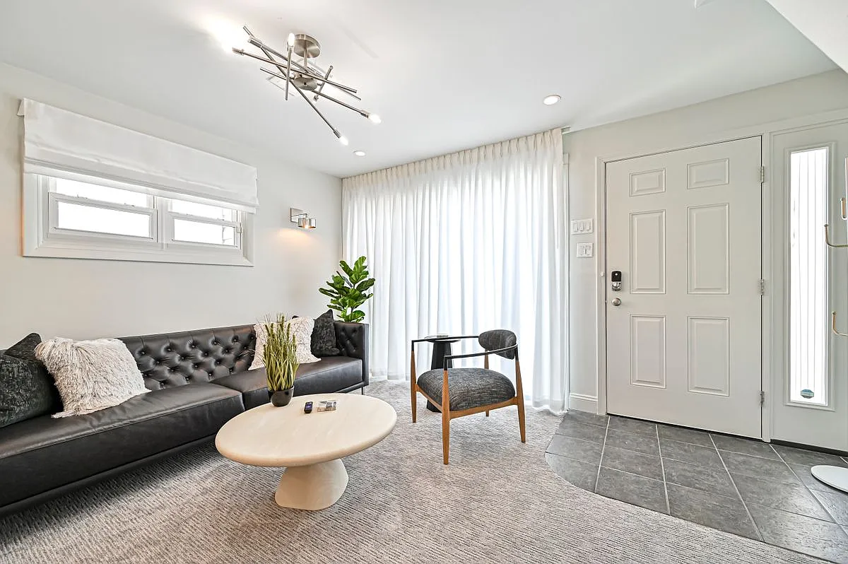 2 bed, 2.0 bath, 840 sqft, $1,750 — Photo 3