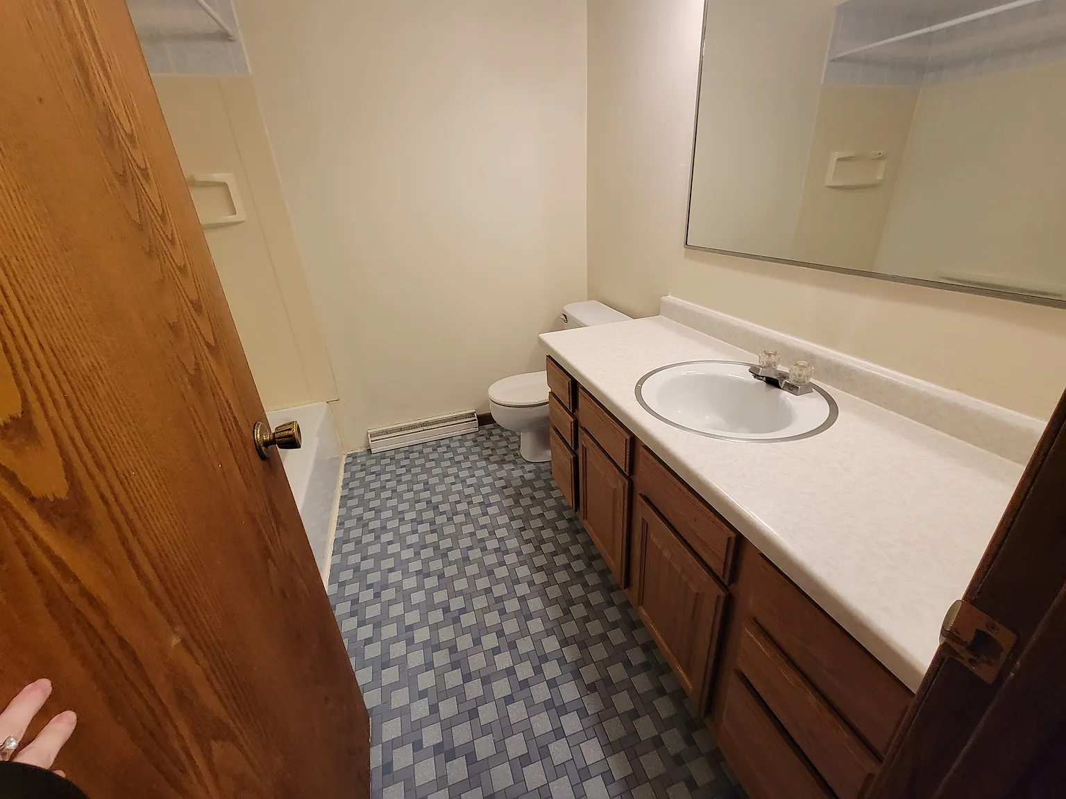 2 bed, $1,025 — Photo 3