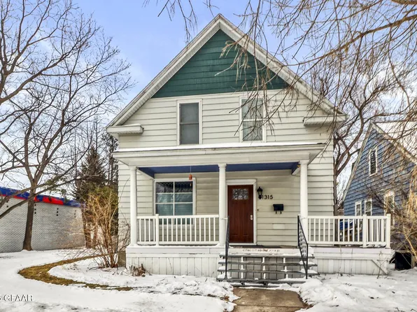1315 University Ave, Grand Forks, ND 58203